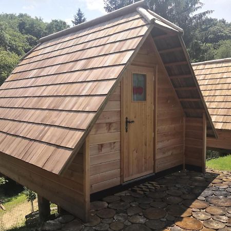 ホテル Glamping Naselje Zeleni Turizem マコレ エクステリア 写真