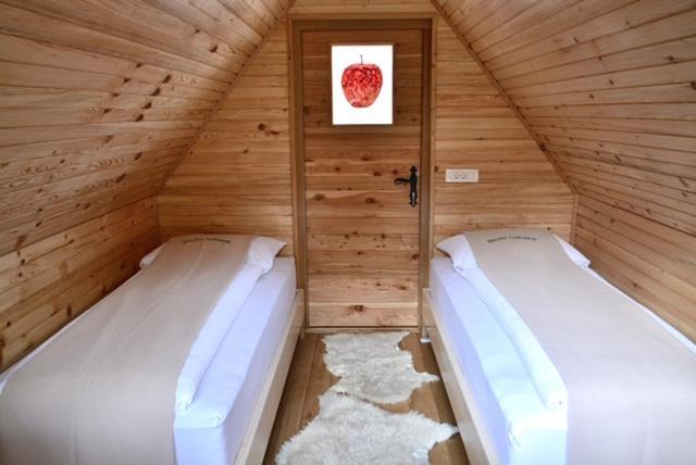 ホテル Glamping Naselje Zeleni Turizem マコレ エクステリア 写真