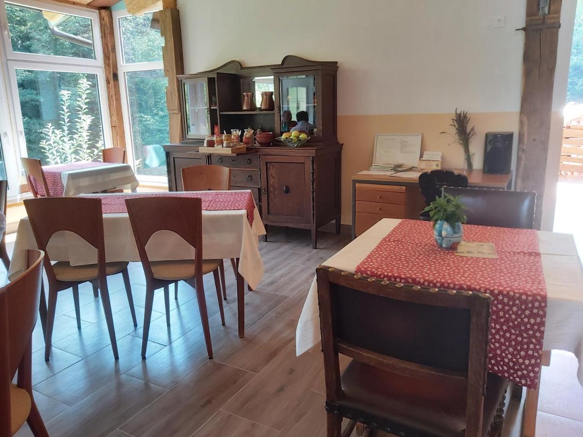 ホテル Glamping Naselje Zeleni Turizem マコレ エクステリア 写真